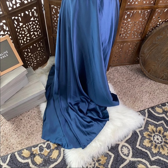 Selfie Leslie Ariana Multiway Maxi Dress - Picture 10 of 16